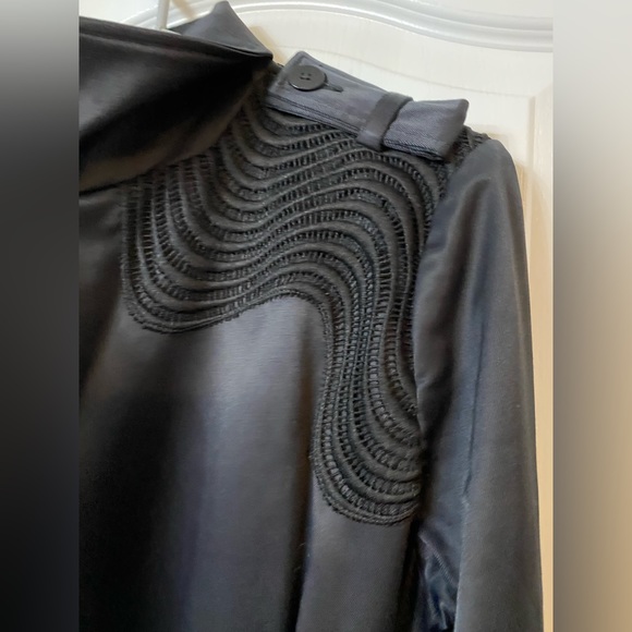 Zac Posen black trench coat, stunning detail on shoulders and the back, size L - Picture 4 of 12